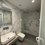 Eribela Hotel *