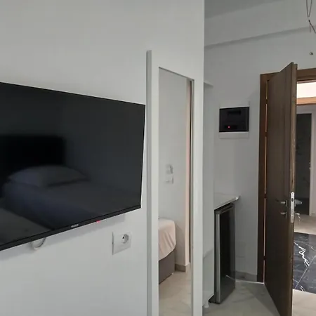 Eribela Hotel *